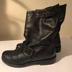 Frye Veronica short 6 1/2